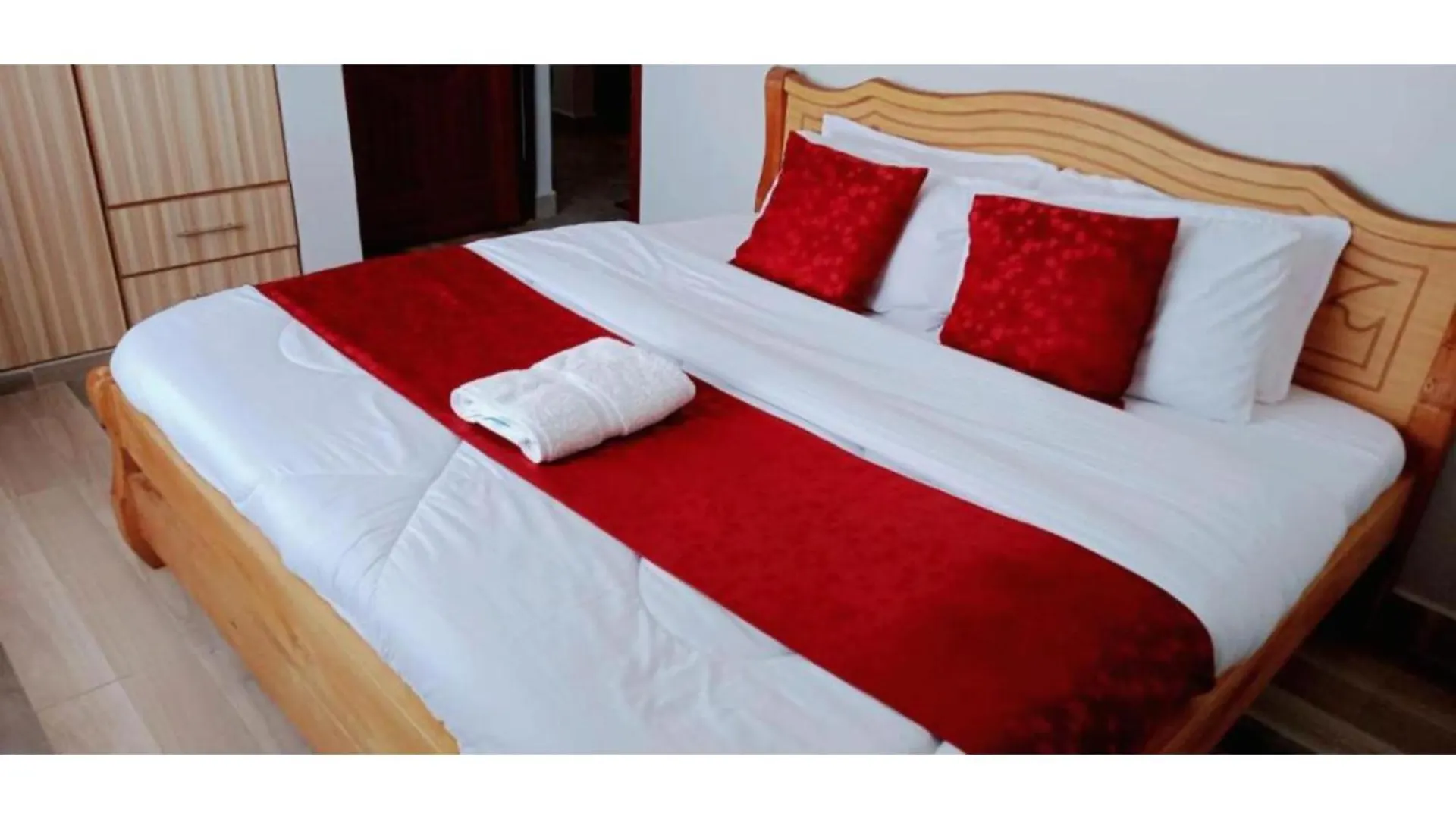 Homestay Alice Gardens And Campsite Entebbe Uganda