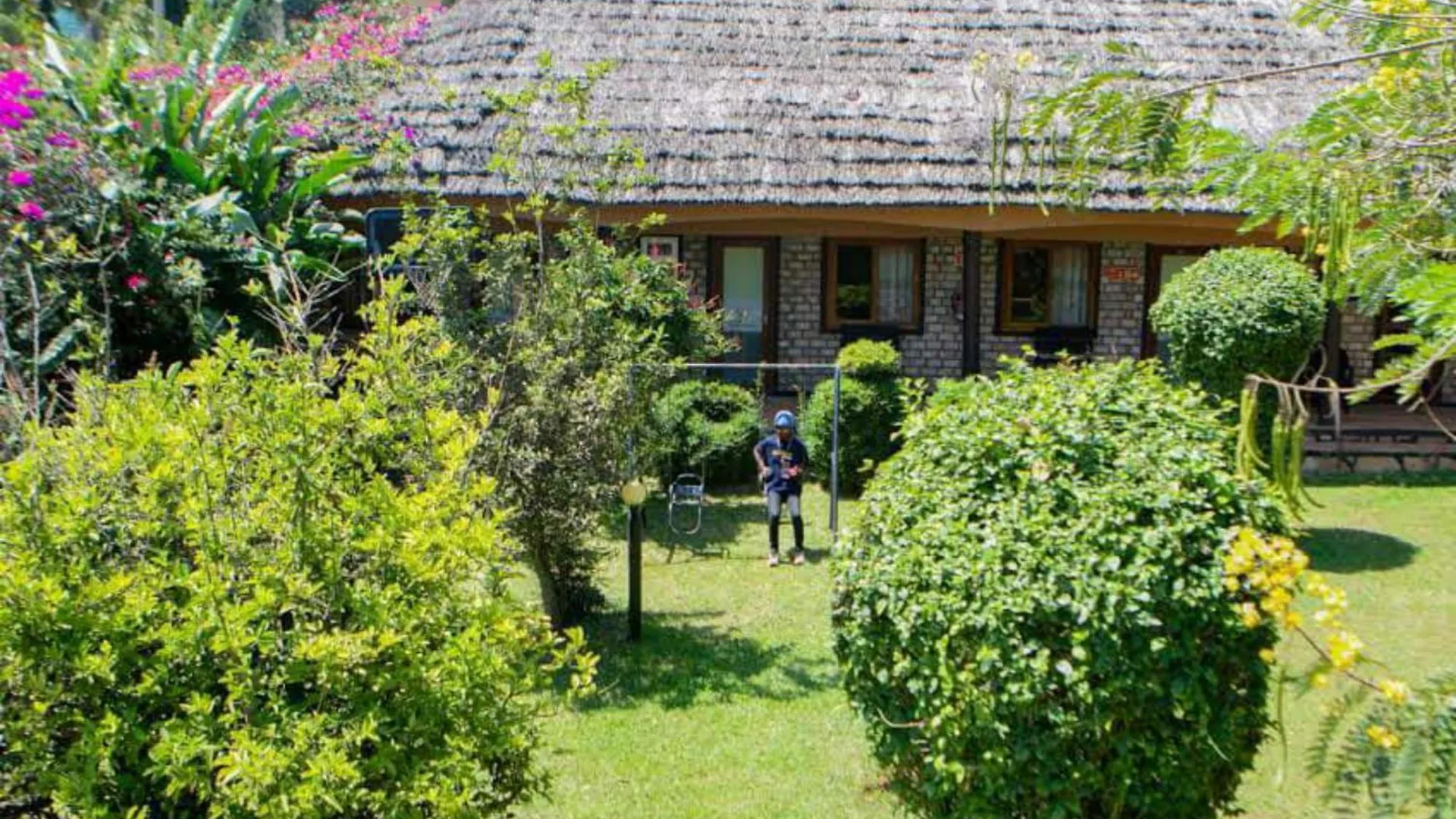 Alice Gardens And Campsite Entebbe