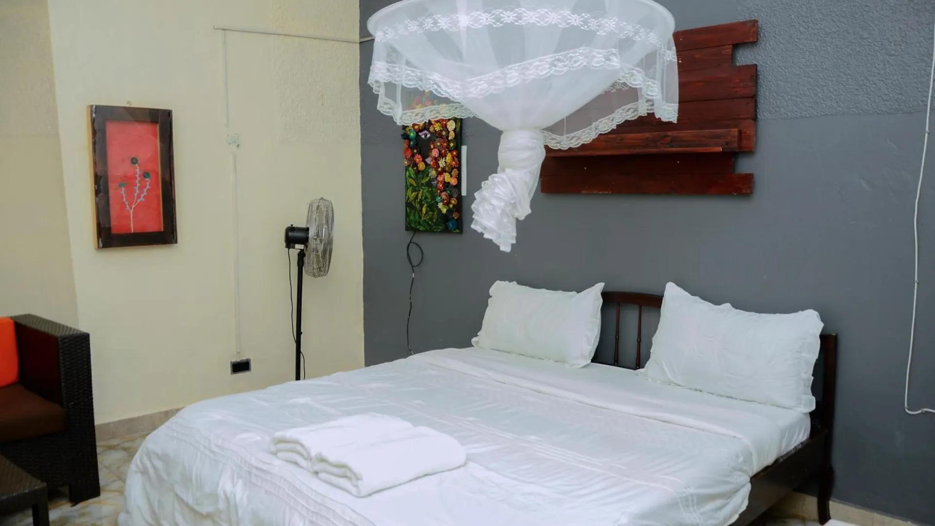 Alice Gardens And Campsite Entebbe Homestay