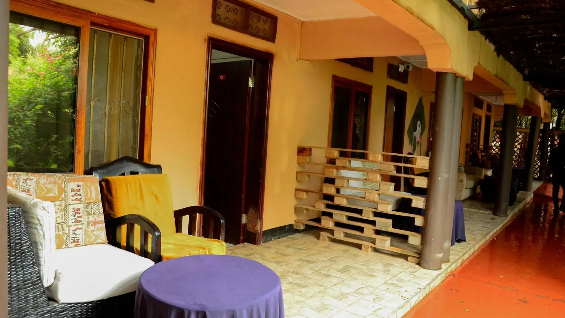 Alice Gardens And Campsite Entebbe