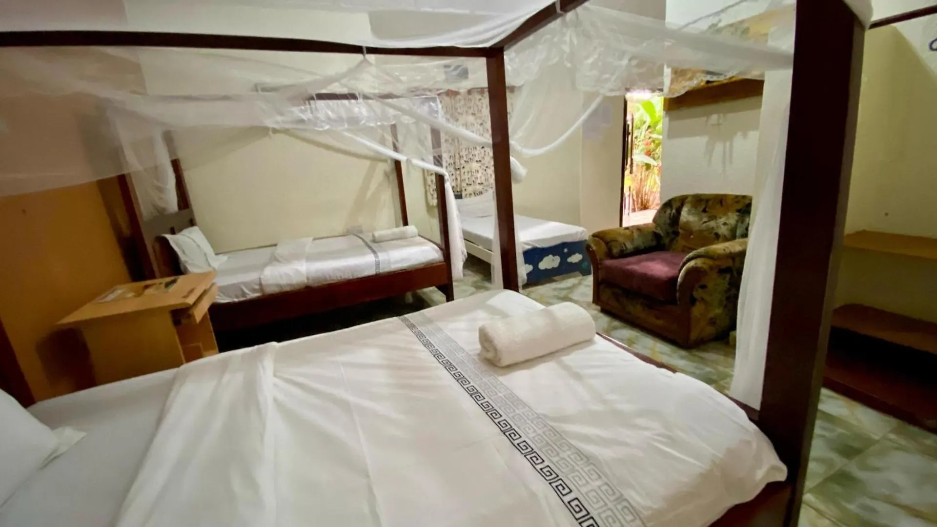Alice Gardens And Campsite Entebbe Uganda
